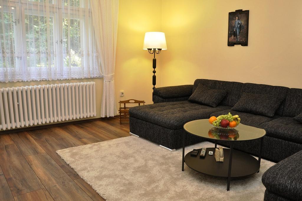 Atmospheric Quiet Apartment
