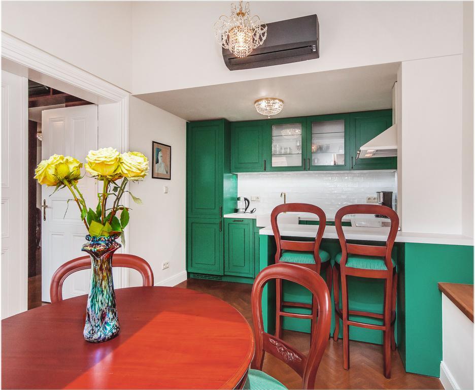 Apartment Manesova No.5 *