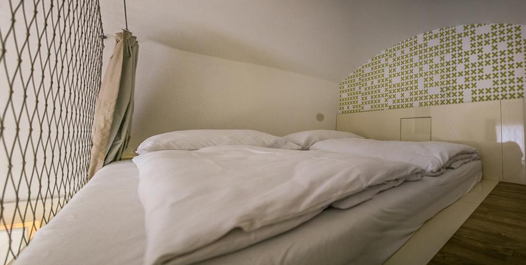 Luxurious - Na Porici 44 * Prag
