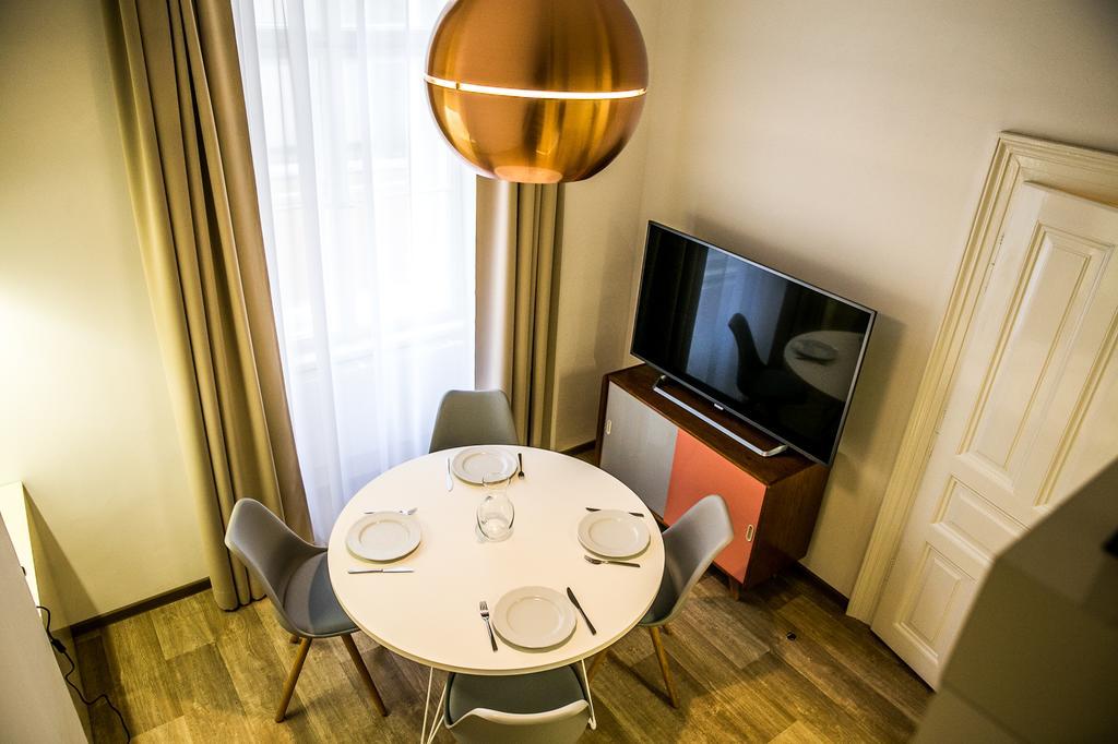 Luxurious - Na Porici 44 Prague