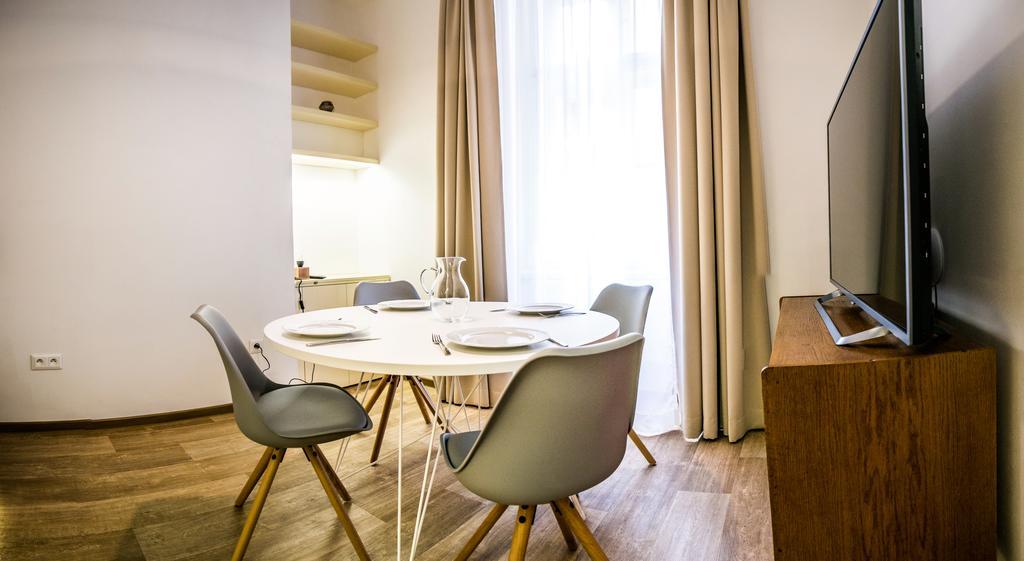 Luxurious - Na Porici 44 Prague