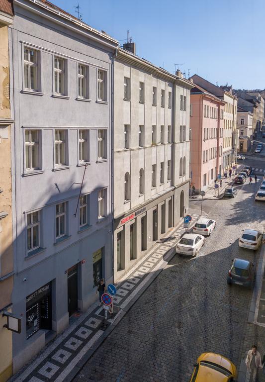 Downtown Chlumova Apartment *