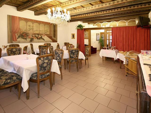 Hotell Red Lion 4*