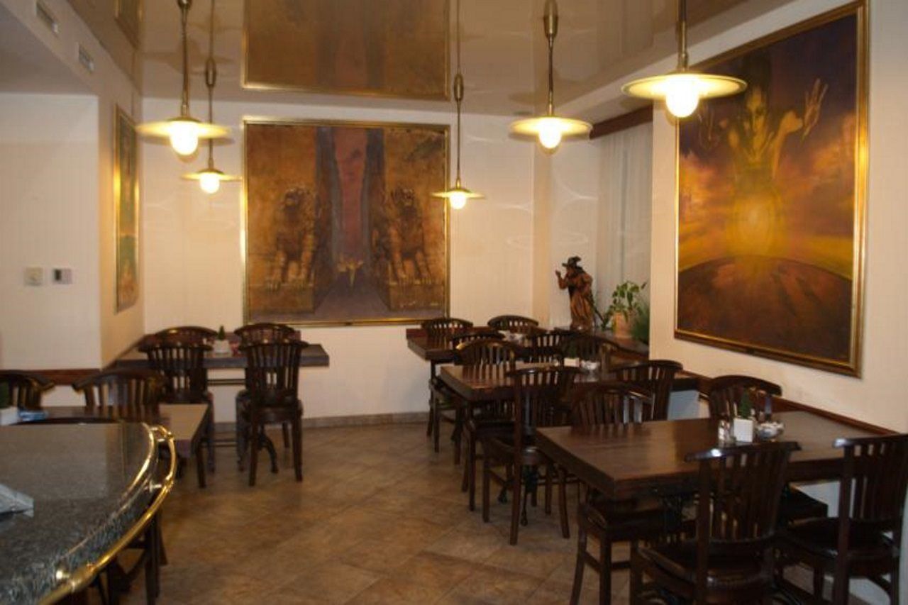 Otar Hotell 3*