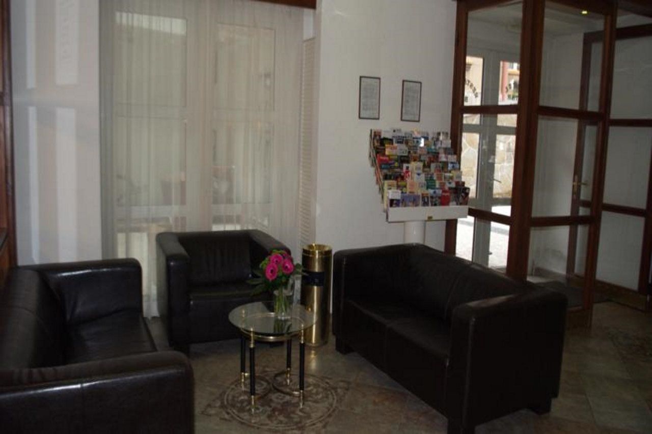 Otar Hotell 3*
