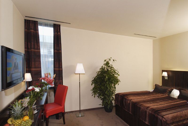 Hotell Ea Crystal Palace 4*