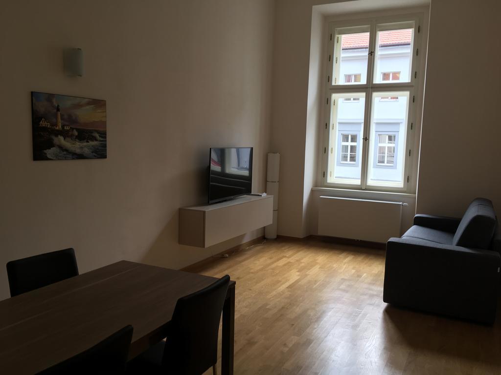 Apartment Sokolovska 91 *