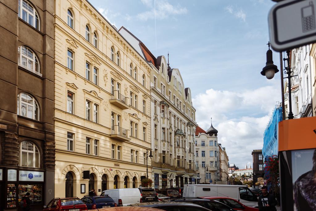 High Heaven * Prag