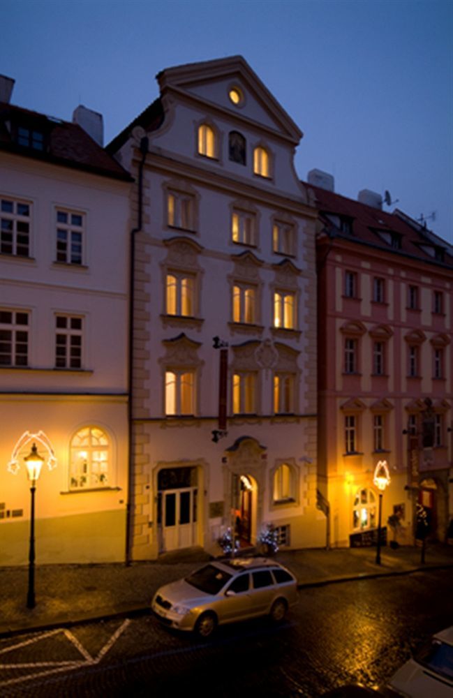 Lobster Aparthotel Prague
