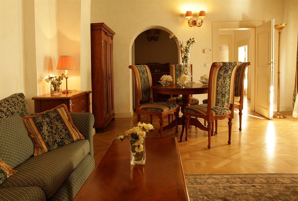 Lobster Aparthotel Prague