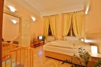U Zlate Podkovy - At The Golden Horseshoe *