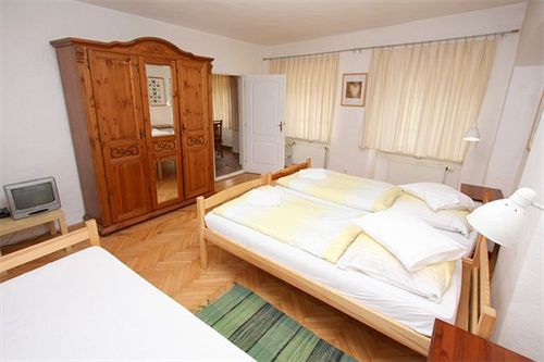 Apartments At The Golden Plough Prague