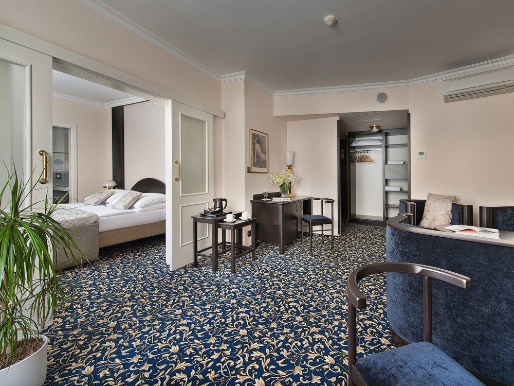 Hotel Ea Royal Esprit 4*