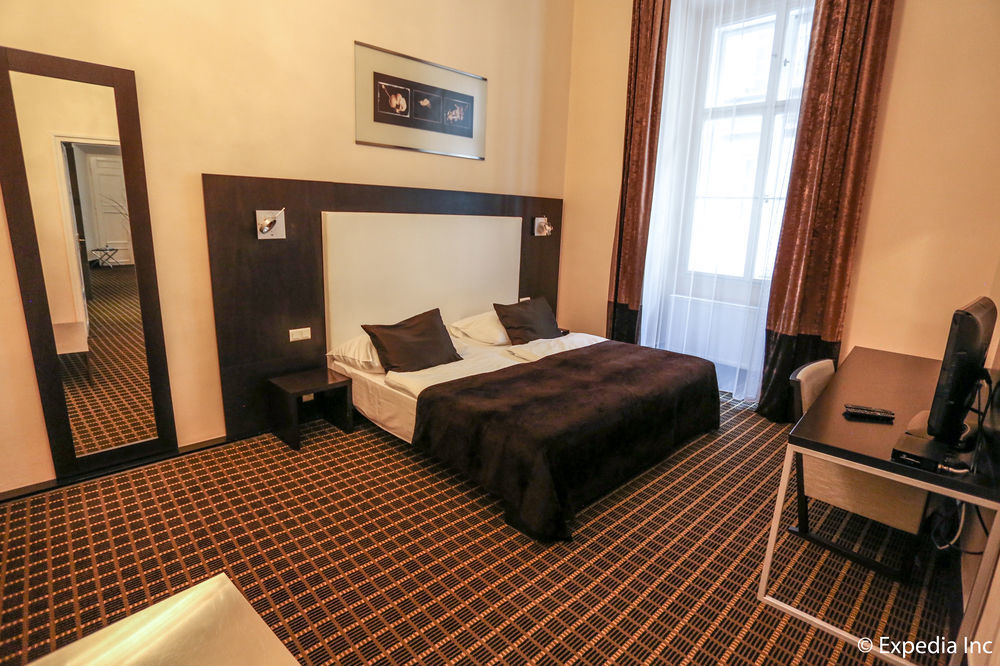 Aparthotel Old Town Square By Emblem