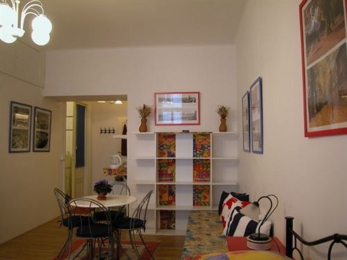 Hotel Pragues Rainbow
