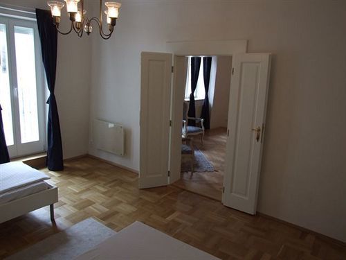 Charles Bridge Apartment *