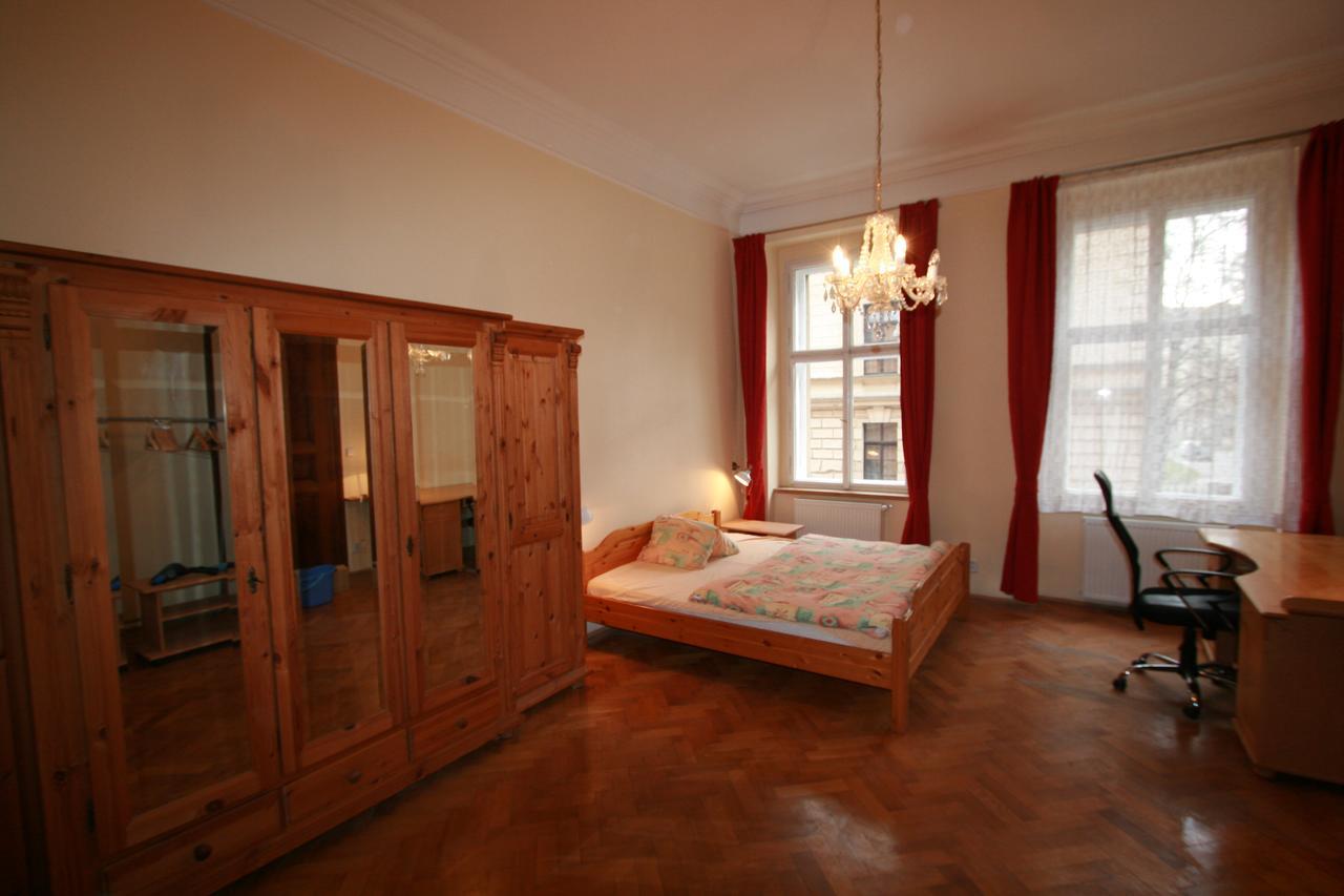 No 0b Petrinska 18 - Mala Strana *