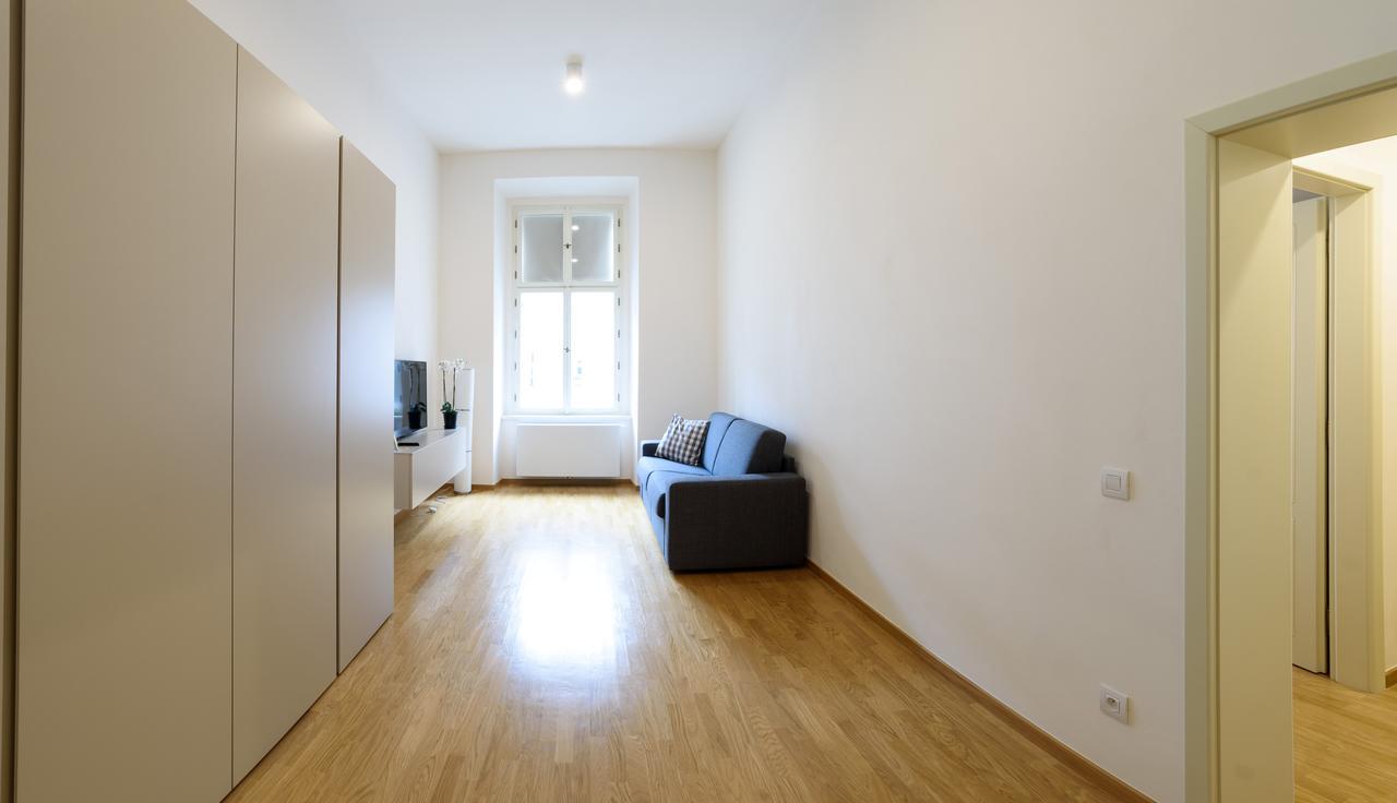 Apartment Sokolovska 91 *