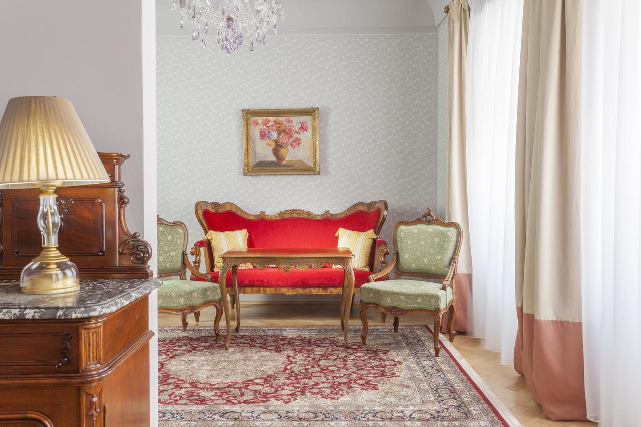 Hotel Boutique Constans 4*