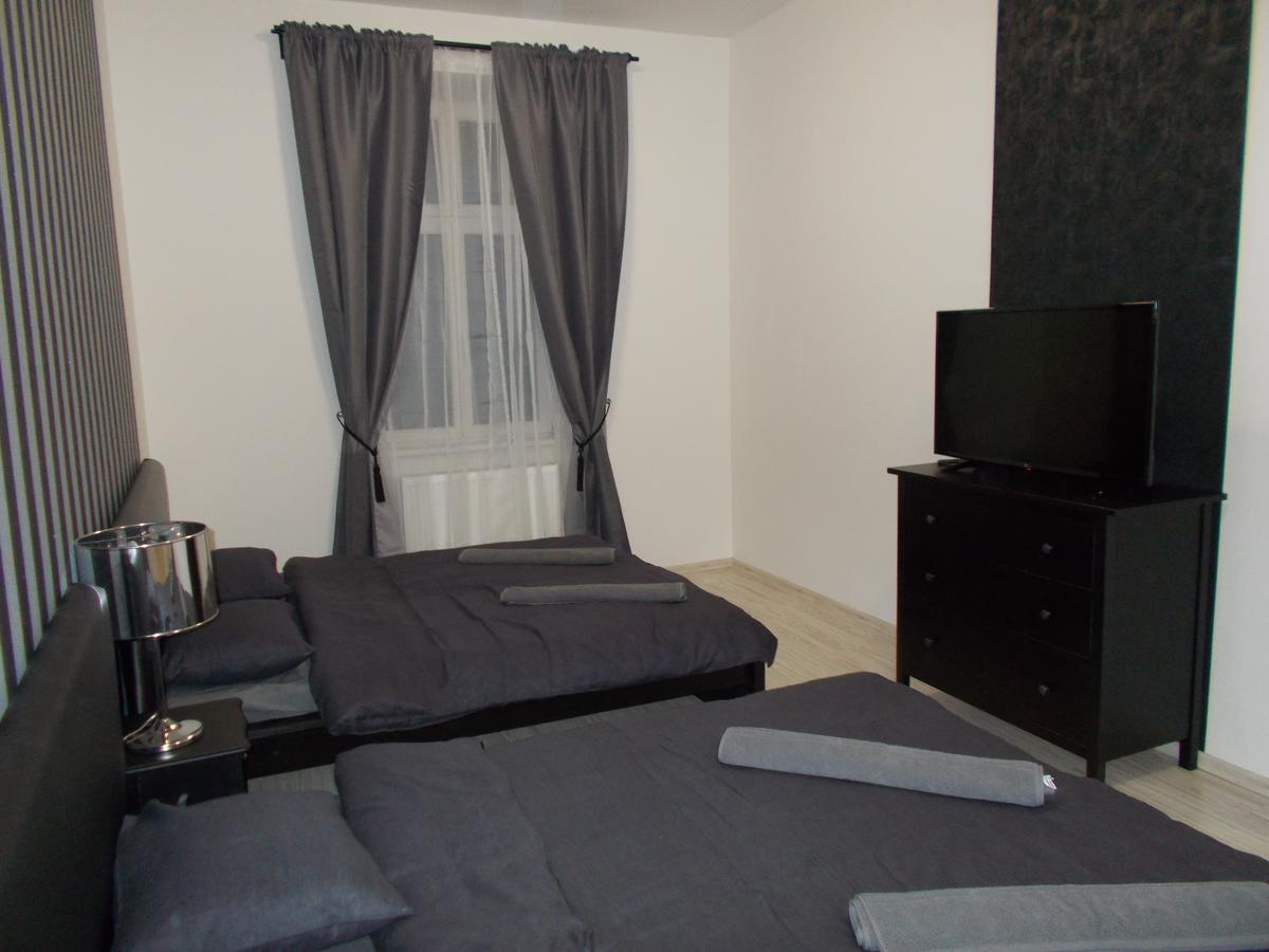 Top Wenceslas Square Aparthotel 3*