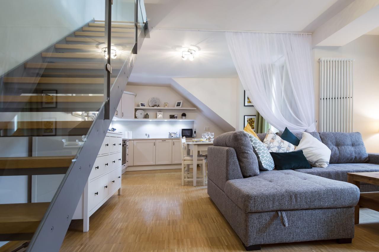Modern Charvatova