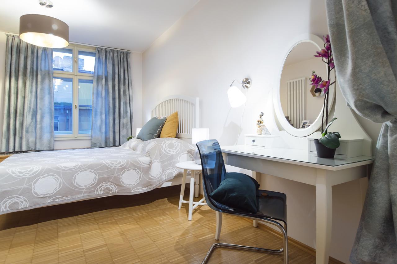 Modern Charvatova Apartment *