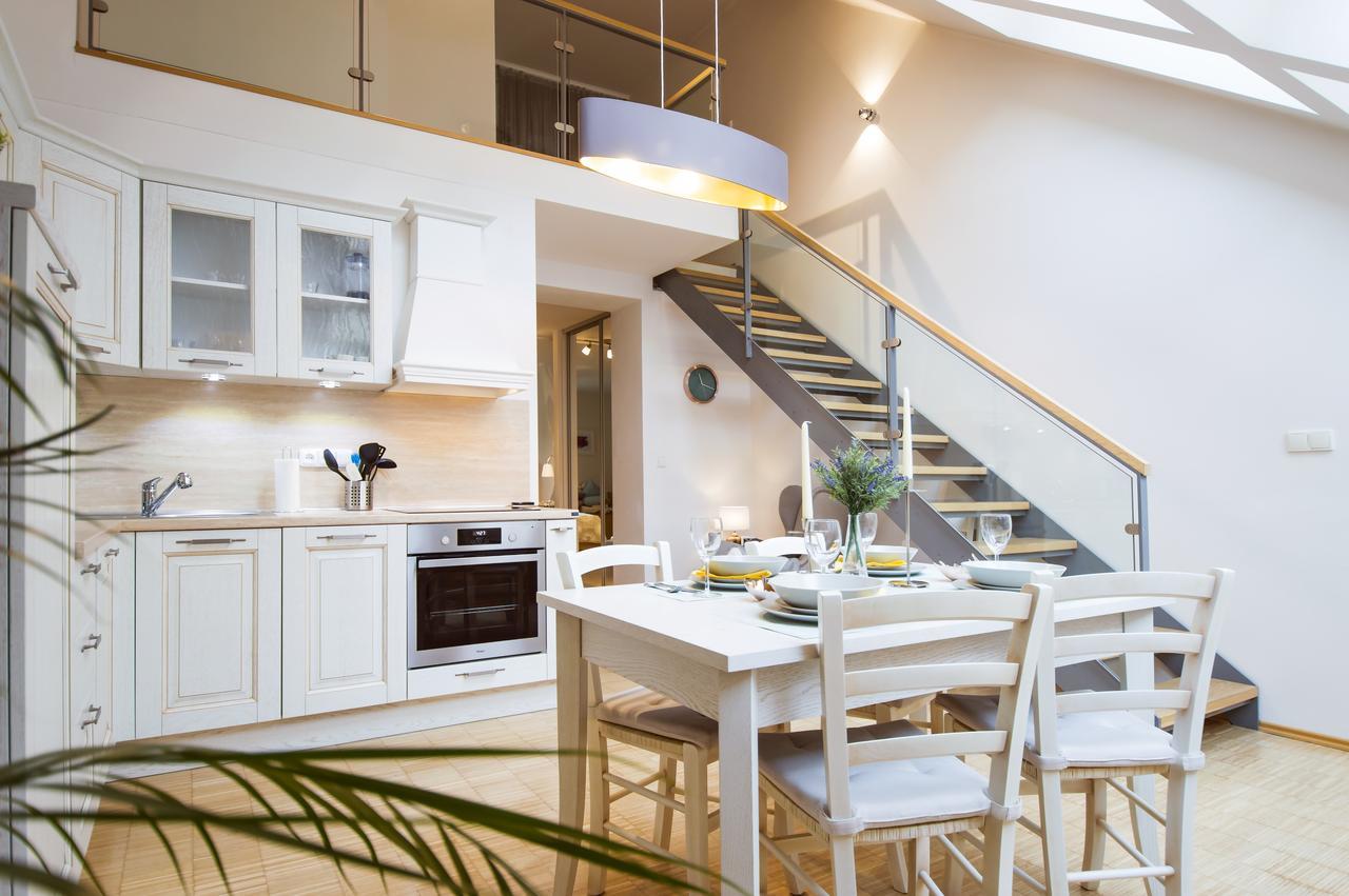 Modern Charvatova Apartment *