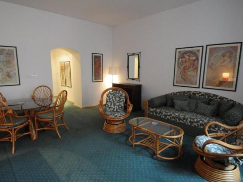 Pvh Charming Flats Odboru * Prag