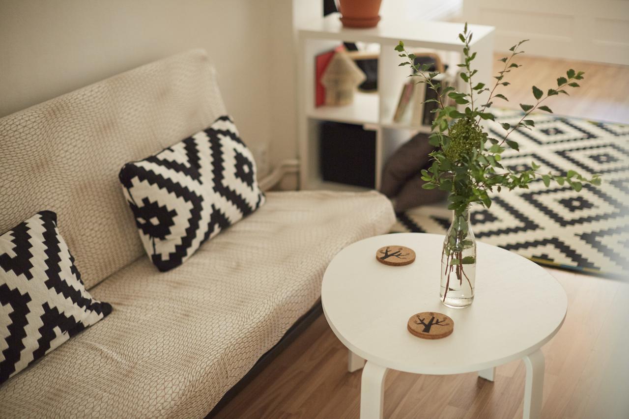 Friday Songs Apartment *
