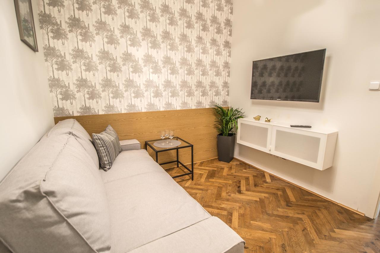 Apartment 3bdr Center Ruterra *