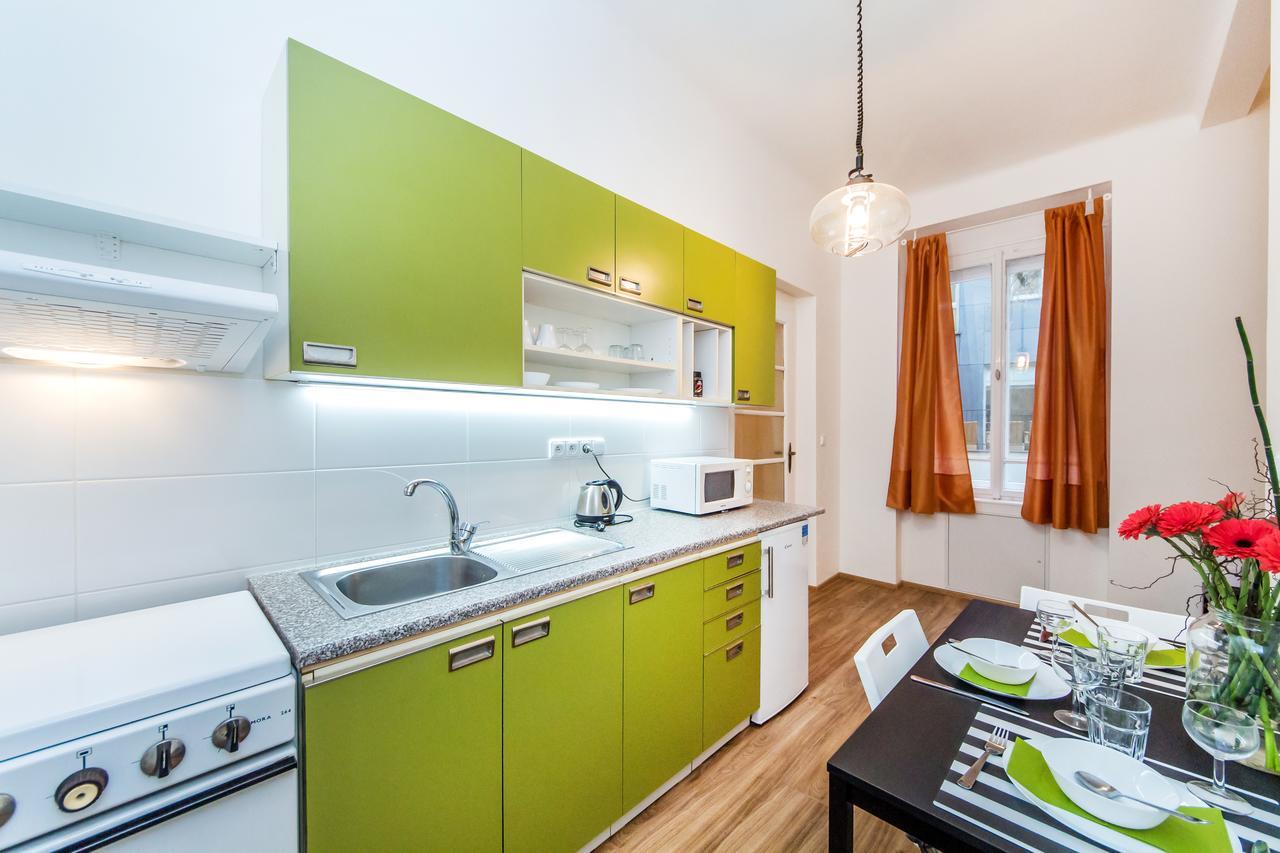 Mika's Palladium Apartment