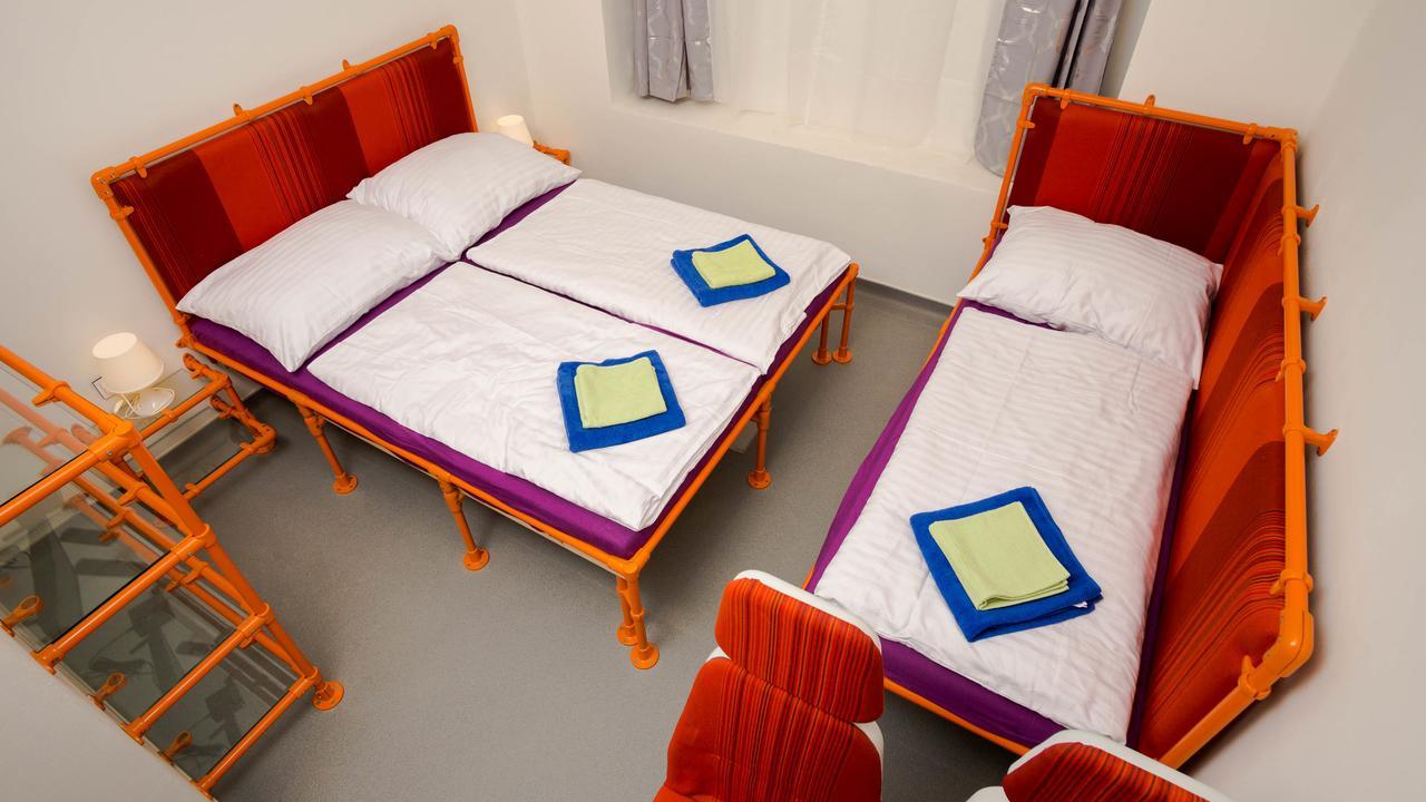 Metro By Main Train And Bus Station Apartment Prag