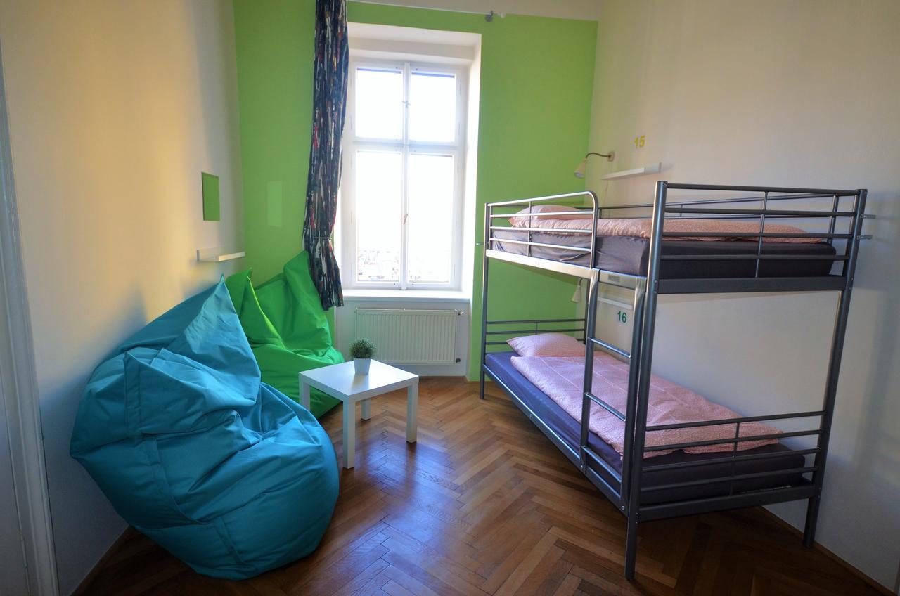 Travel&joy Backpackers Hostel *