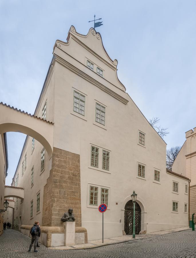 Blue Oak Aparthotel 4*
