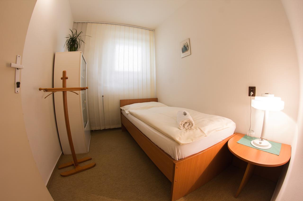Wolf 3* Prag