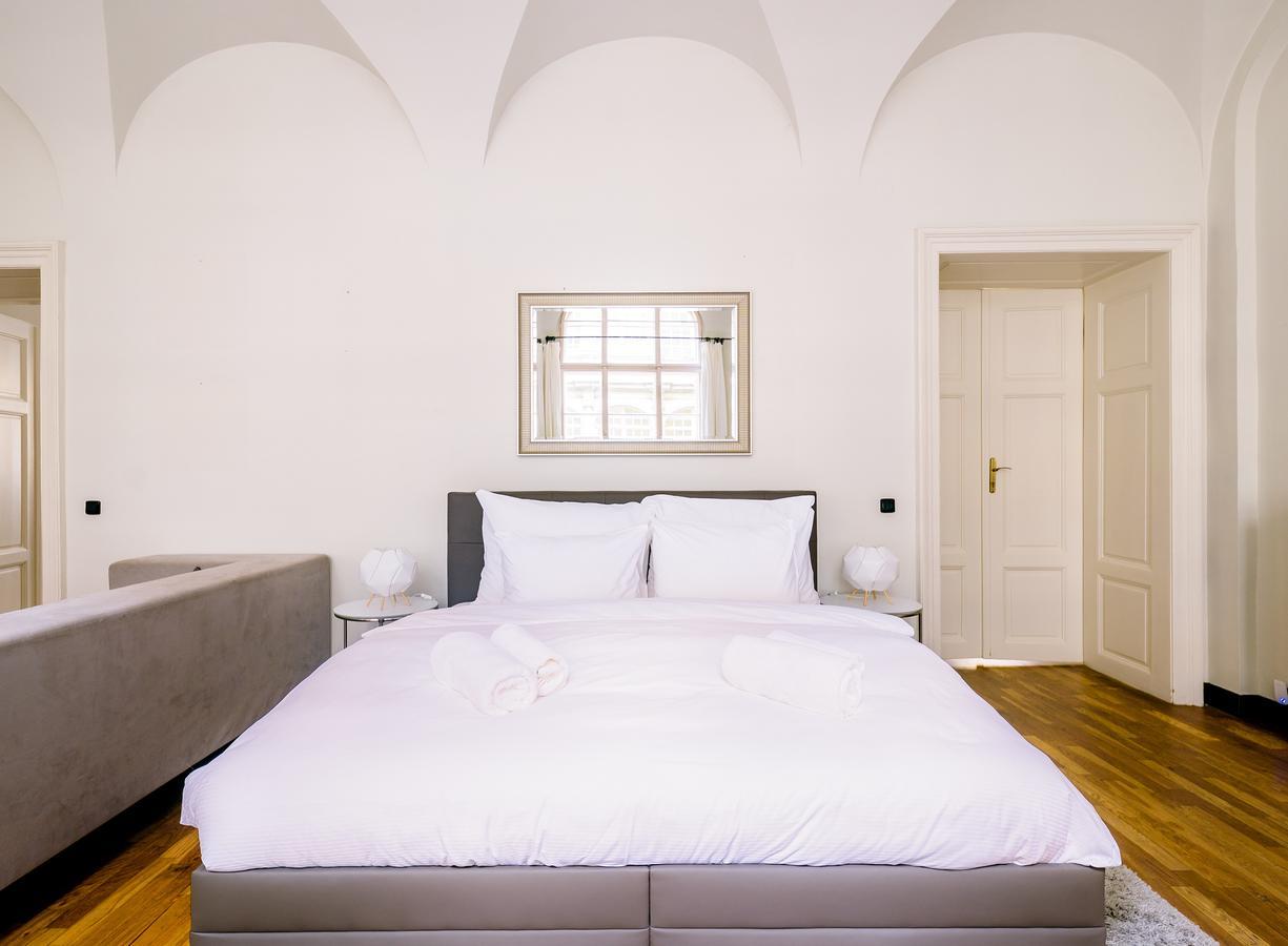 Celebrities Apt. Old Town Square Apartment *