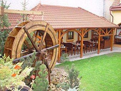 Selsky Dvur - Bohemian Village Courtyard Hotel 4*