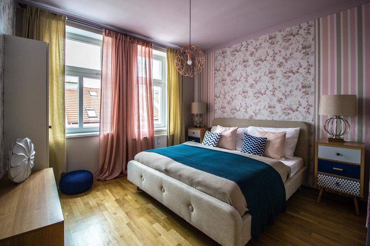 Stylish Close To Eden Garden * Prag