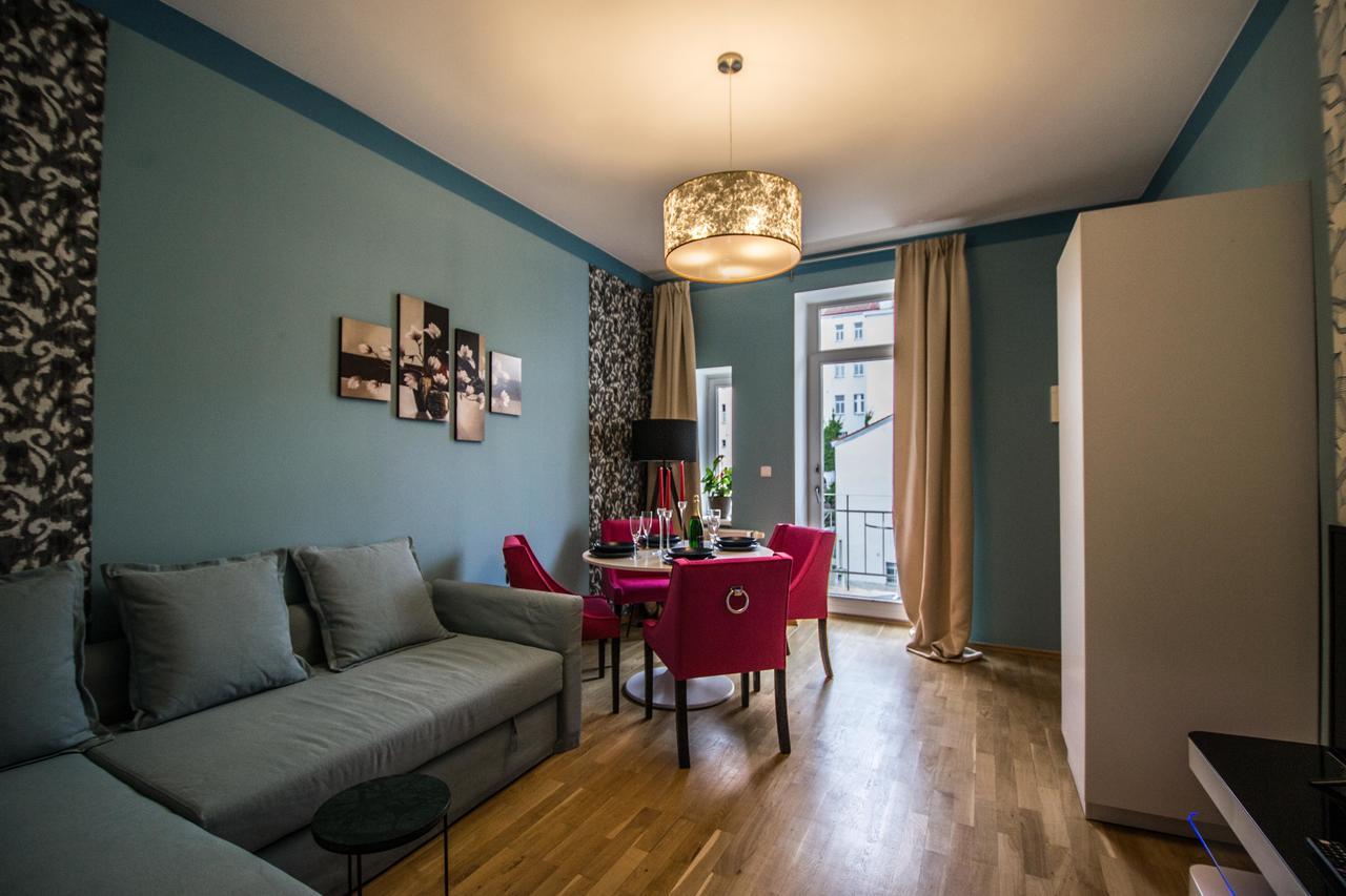 Stylish Close To Eden Garden * Prag
