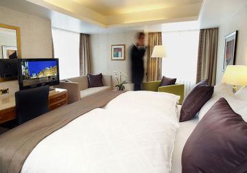 Golden Apartment *