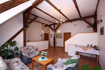 The Green Garland Hotel