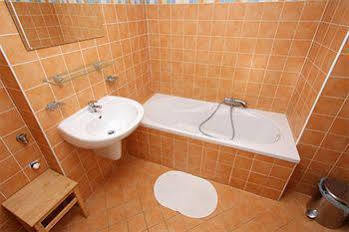Apartments At The Golden Plough *