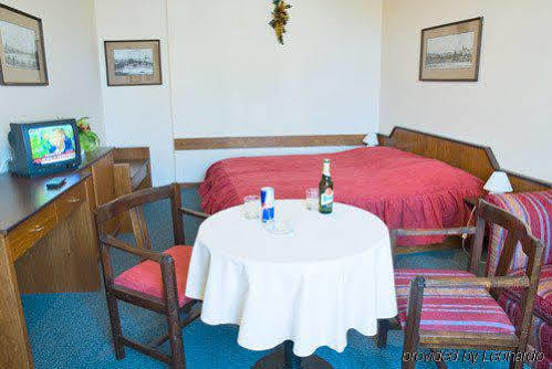 Hotell Henry 2*