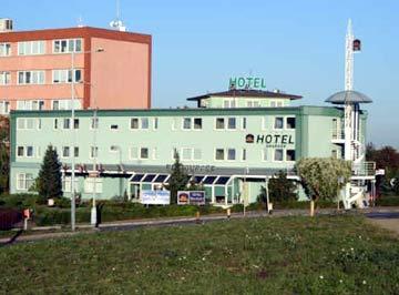 Smaragd Hotell Prag