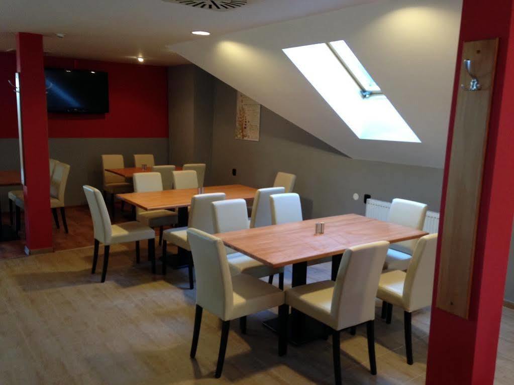 Nova Hospoda - & Restaurant Hotel Prag