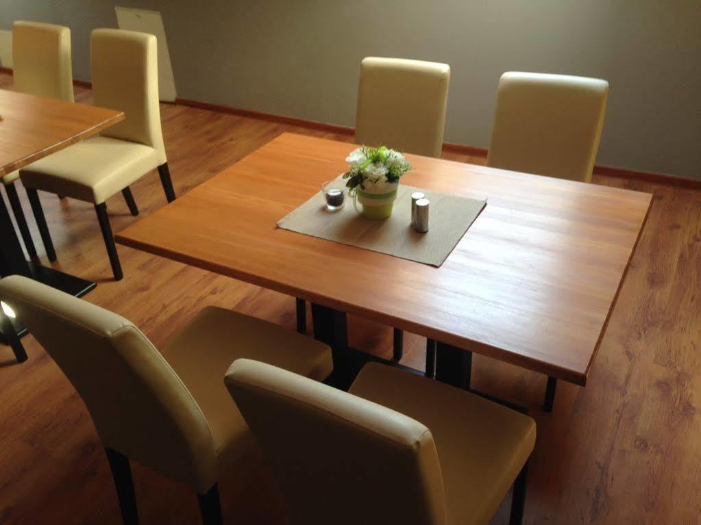 Hotell Nova Hospoda - & Restaurant Prag
