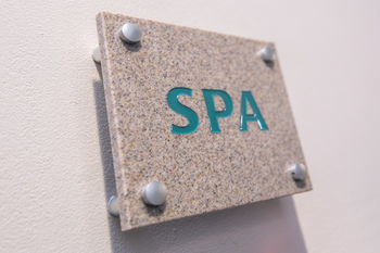 Merchants Crown Suites And Spa