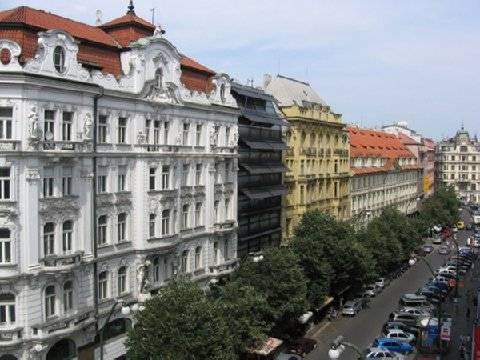 Old Town Apartment *