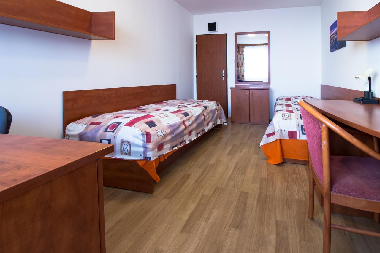 Hostel Jarov Iii. F *
