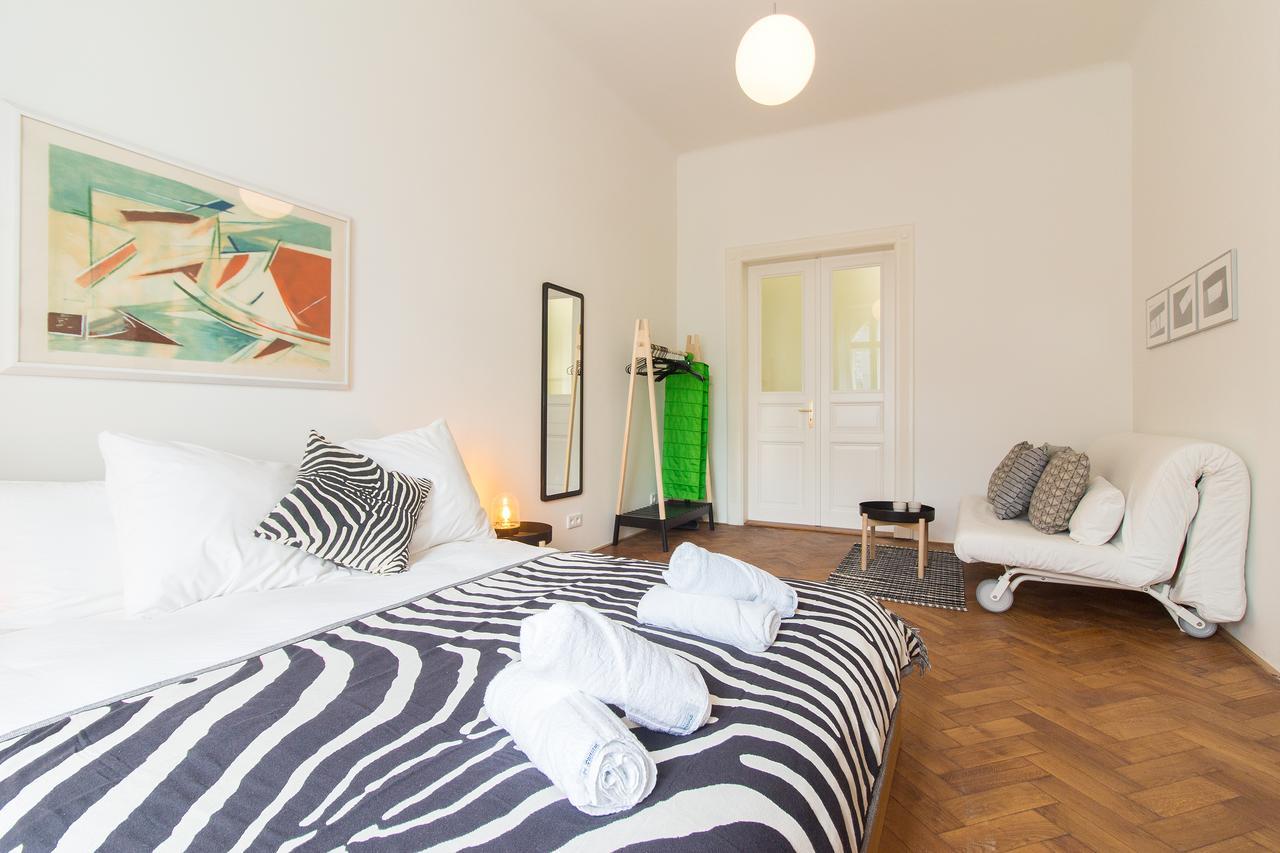 Apartment Stylish Modern For 5 People By Easybnb
